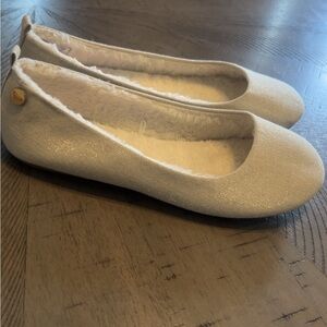 Roxy Cream Women's Flats